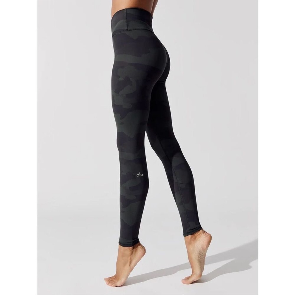Alo Yoga High Waist Black Camo Vapor Leggings